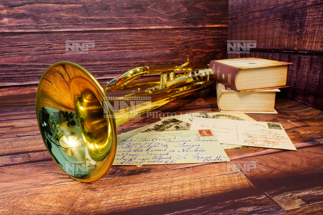 トランペットと古書