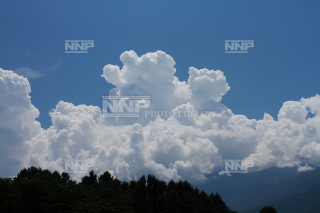 入道雲 / ≪写真素材・ストックフォト≫ NNP PHOTO LIBRARY