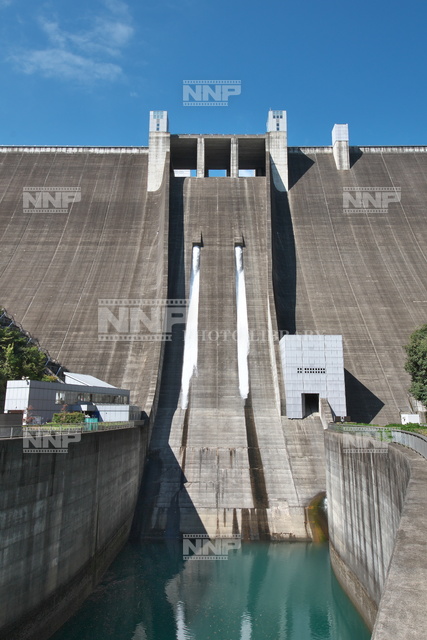 宮ヶ瀬ダムの観光放流 写真素材 ストックフォト Nnp Photo Library