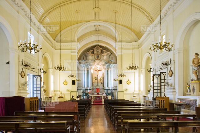 聖アントニオ教会内部 / ≪写真素材・ストックフォト≫ NNP PHOTO LIBRARY