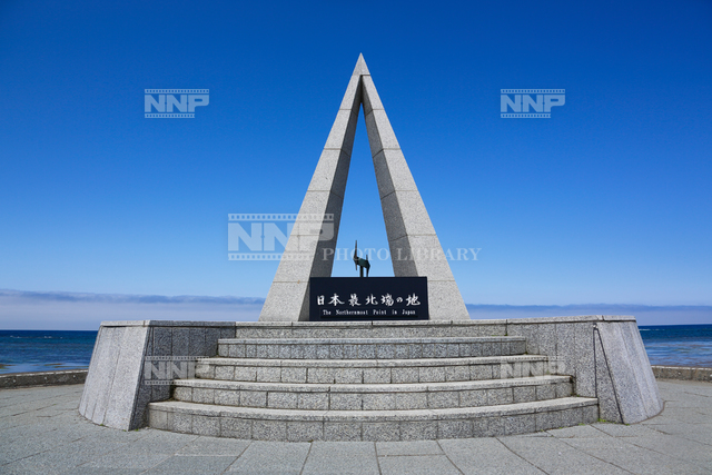 宗谷岬の日本最北端の碑 / ≪写真素材・ストックフォト≫ NNP PHOTO LIBRARY