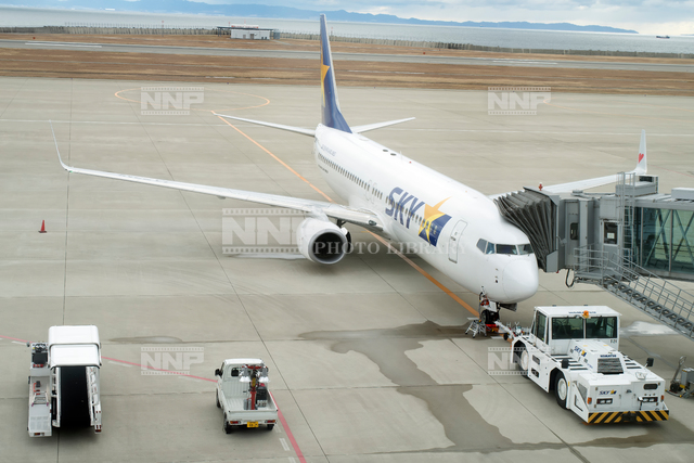 空港で働く車たち ① / ≪写真素材・ストックフォト≫ NNP PHOTO LIBRARY