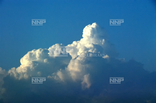 入道雲 / ≪写真素材・ストックフォト≫ NNP PHOTO LIBRARY